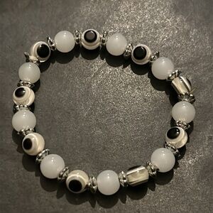 Women’s vintage silver/black/white‎ retro beaded bracelet one size stretches
